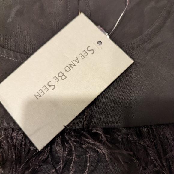 Elegant Black Feathered Women's Top - Picture 5 of 8